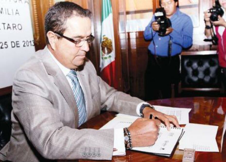 Diputado da asesoría familiar