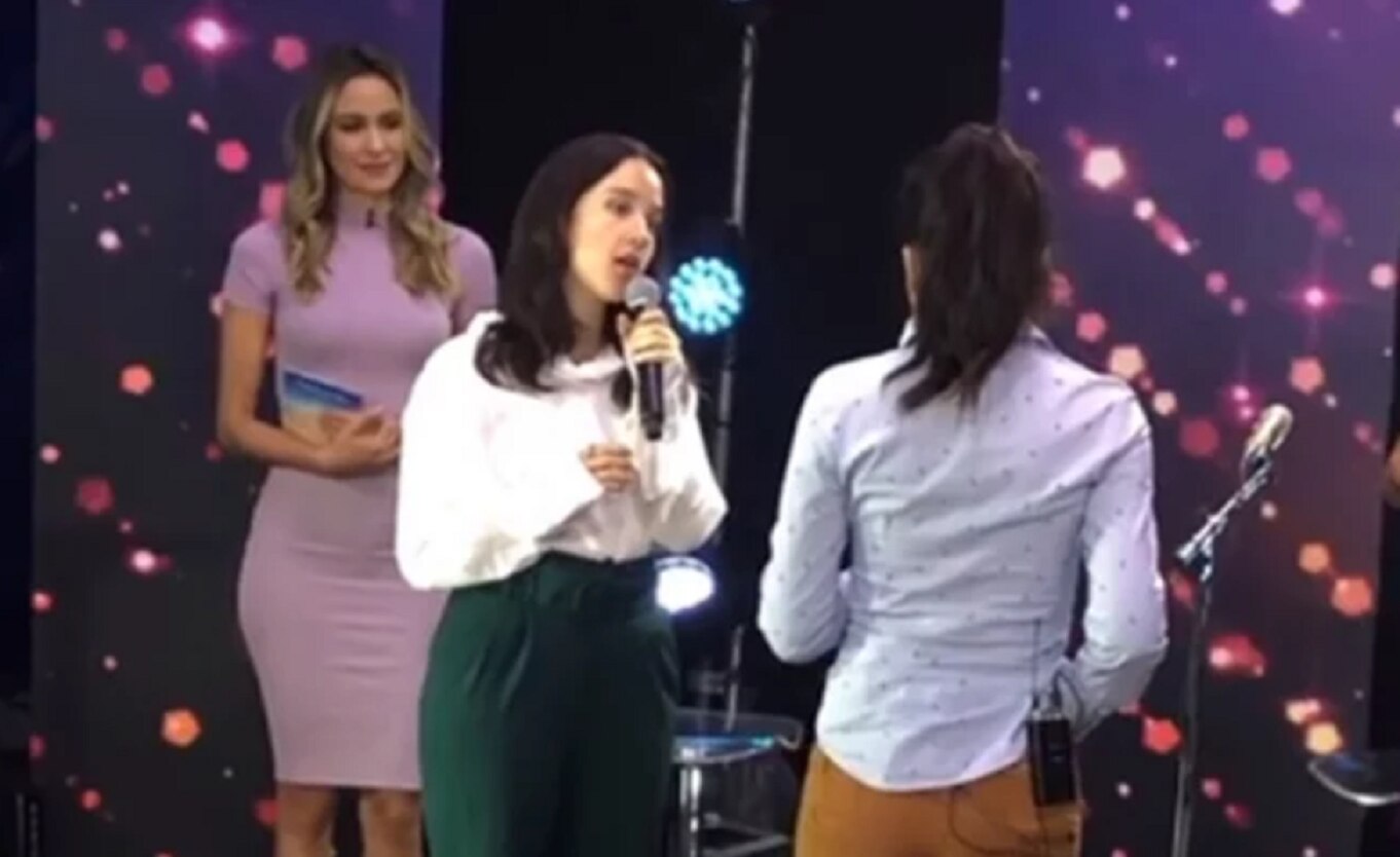 María Elena, saxofonista atacada con ácido, toca de nuevo junto a Ximena Sariñana