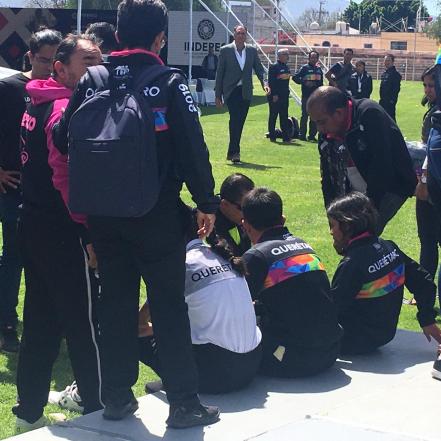 En pleno evento oficial, atletas queretanos se lesionan