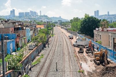 Busca gobierno socializar más la obra en la calle Invierno