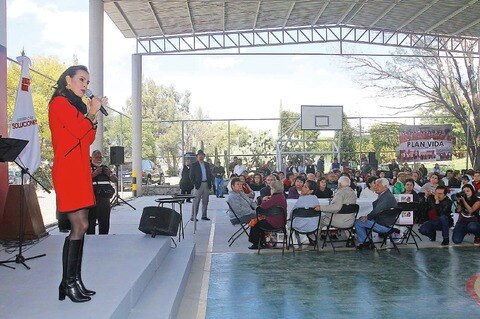 DIF realiza convivio con adultos mayores