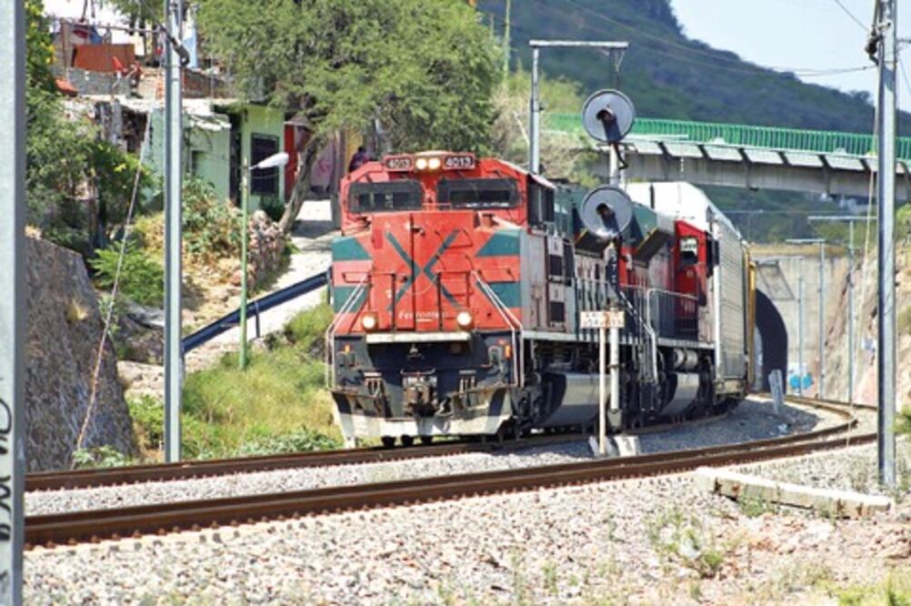  Advierten peligro en 60 colonias por tren