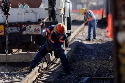 Denuncian abuso laboral en obra del tren México-Querétaro