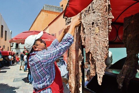 Abastece de cecina a EU  y comunidades