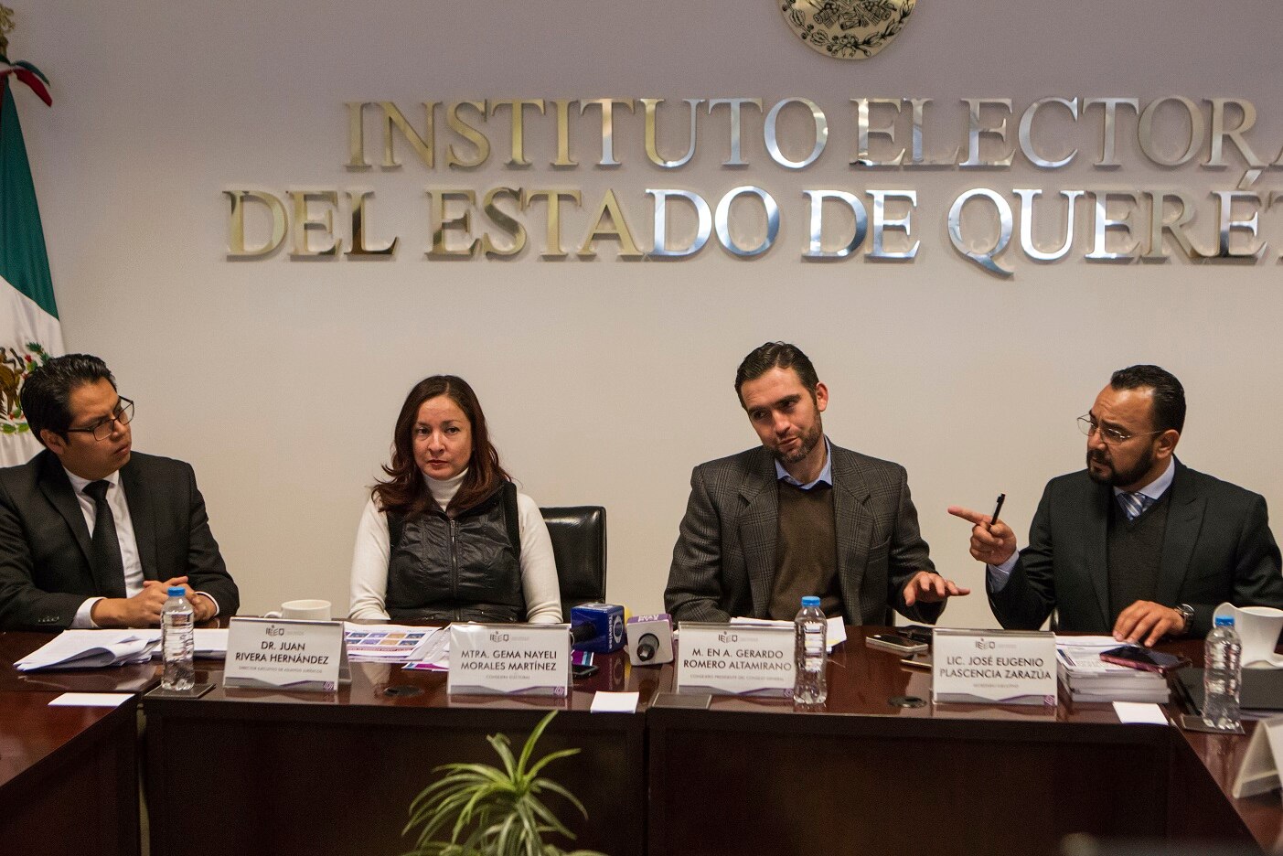 IEEQ imparte conferencia de delitos electorales