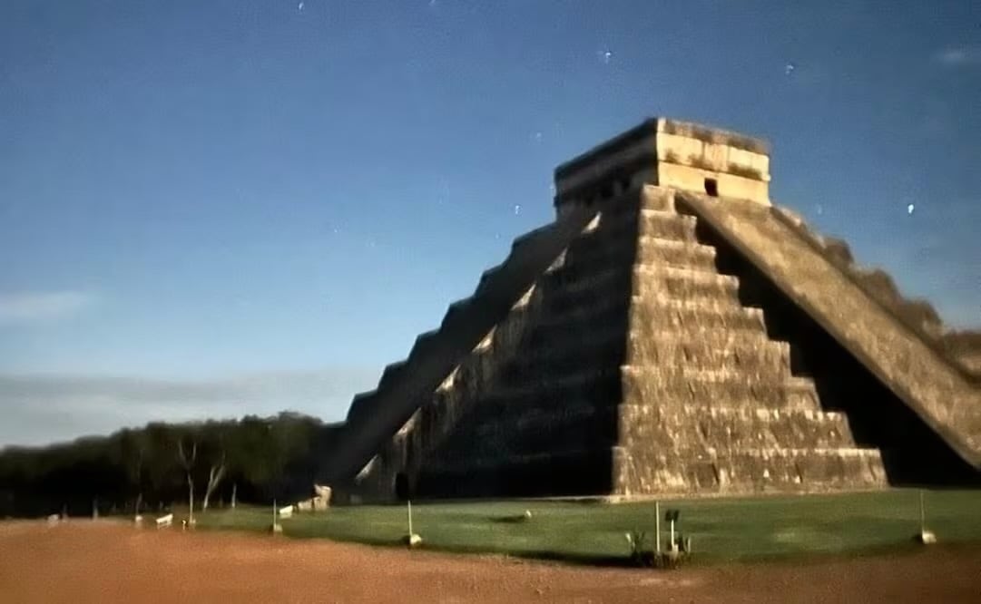 Descenso de Serpiente lunar en Chichén Itzá. (26/09/26) Foto: Especial