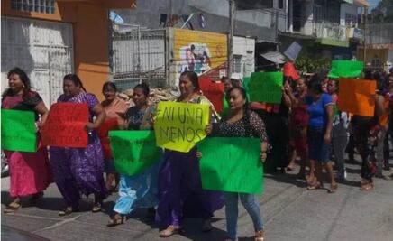 Mujeres indígenas y campesinas de Oaxaca marchan contra la violencia y feminicidios