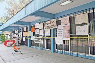 Acude Rector a Enfermería