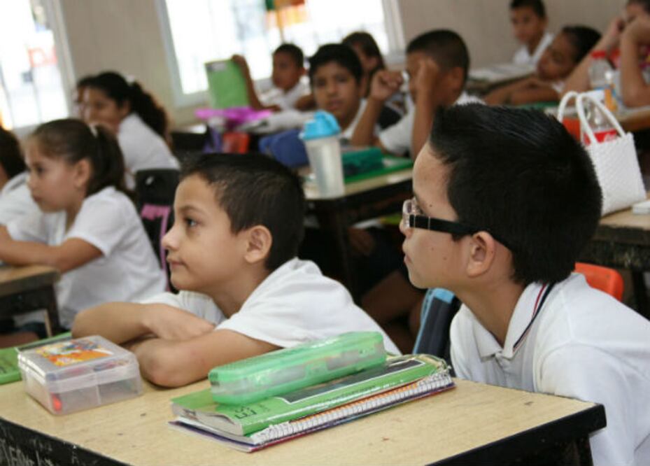 Se inconforman por maestros faltistas