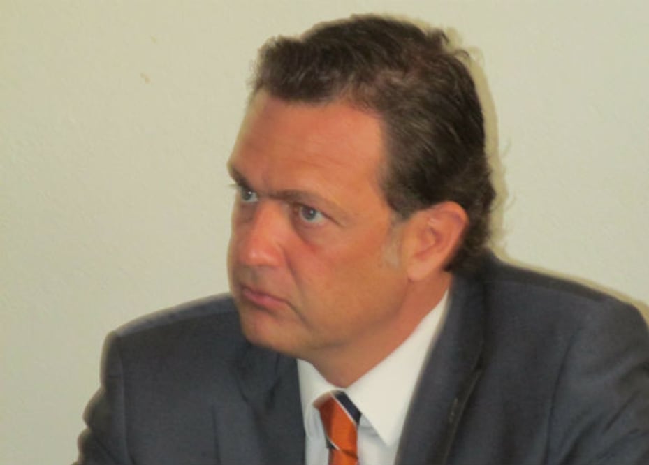 Advierten pirateo de mano de obra