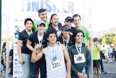 Alcanzan la meta 2,400 corredores