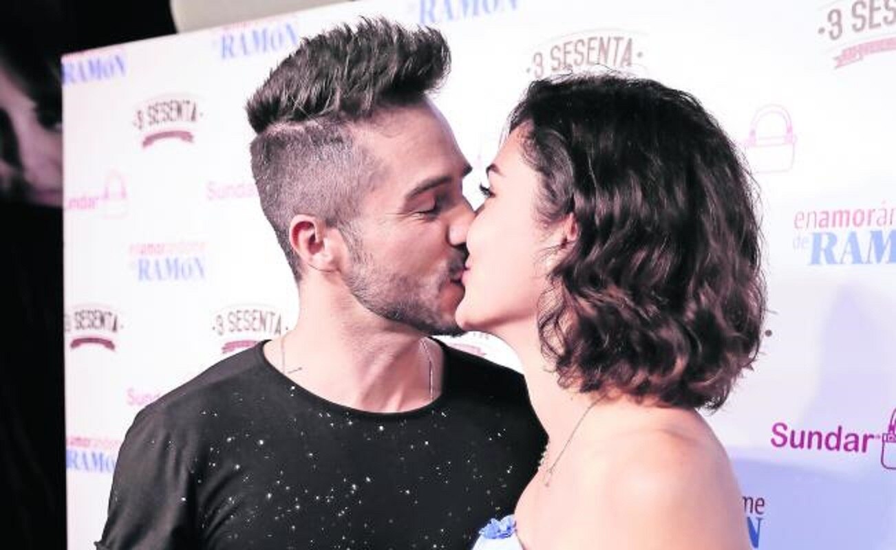 José Ron demostró el amor que le tiene a su novia Daniela Álvarez (ALEJANDRO ACOSTA. EL UNIVERSAL)