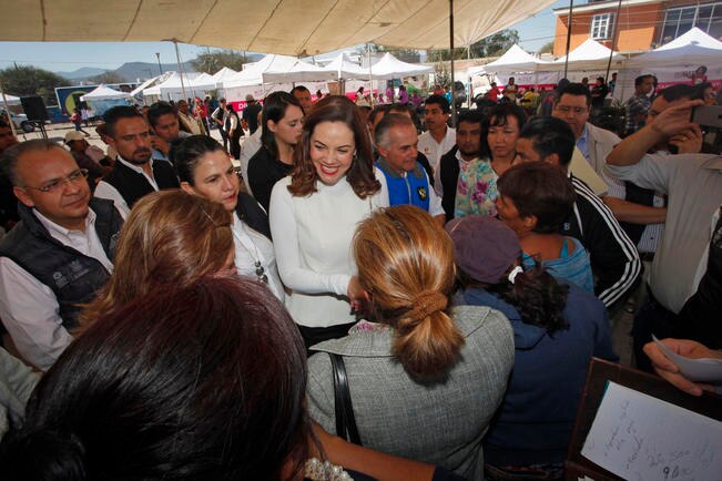 Lleva DIF Estatal Jornada de Salud y Servicios a La Lira