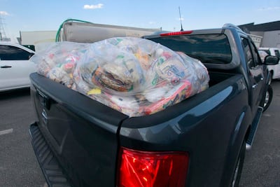 Aseguran tinacos, despensas y TV