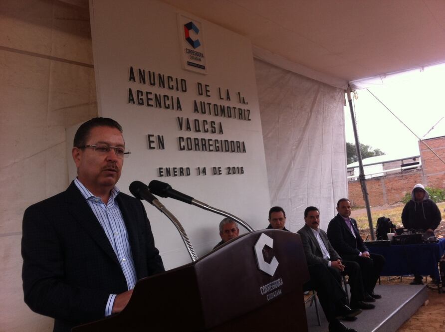 Colocan primera piedra de agencia automotriz en Corregidora