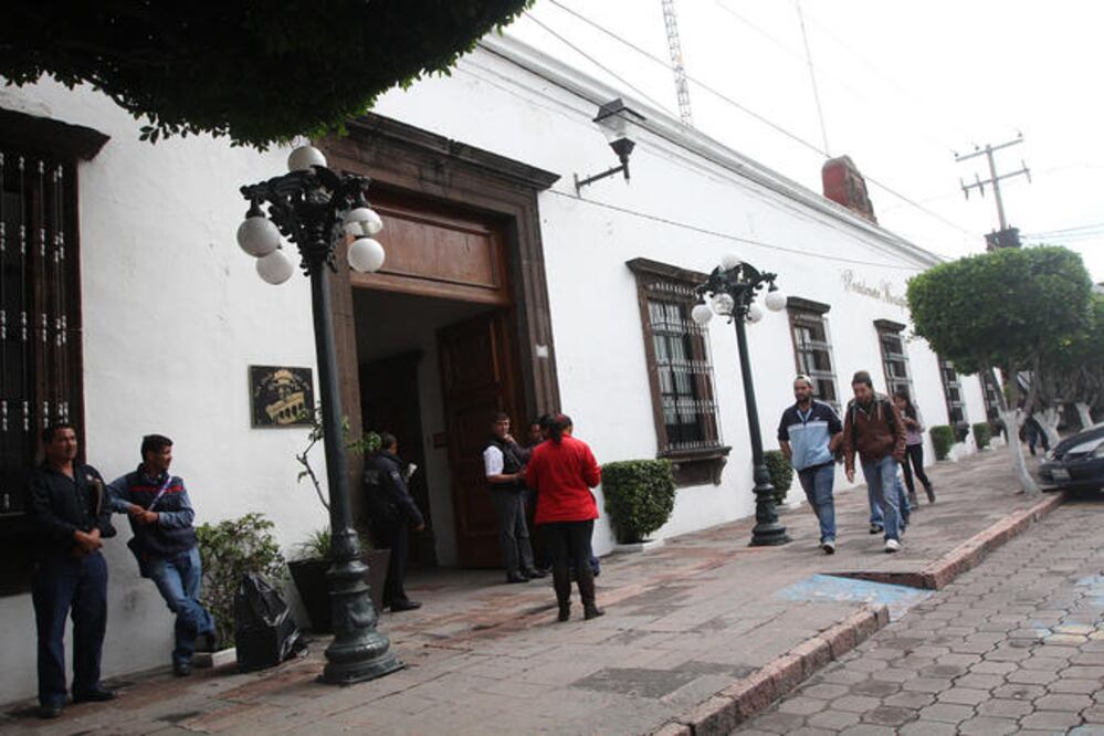 Representantes del PRI y Morena denunciaron hostigamiento de parte de personal de la Secretaría de Gobierno en mítines y actos políticos (ARCHIVO. EL UNIVERSAL)