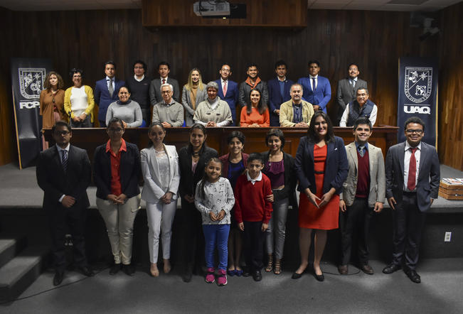Universitarios muestran su talento en oratoria y debate