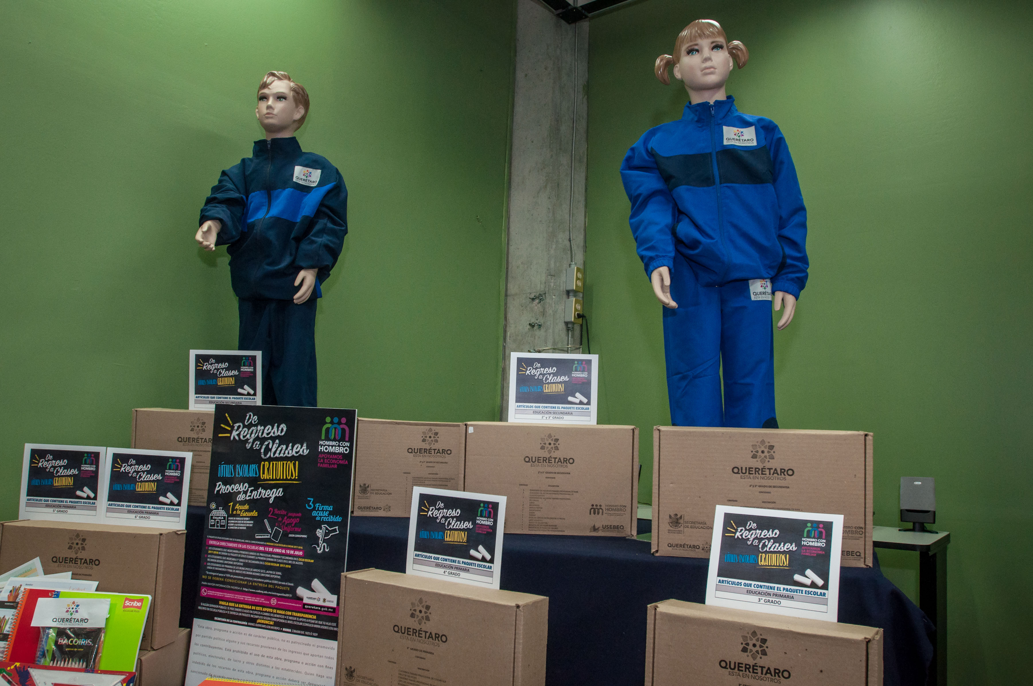 Anuncian entrega de útiles escolares para nivel básico