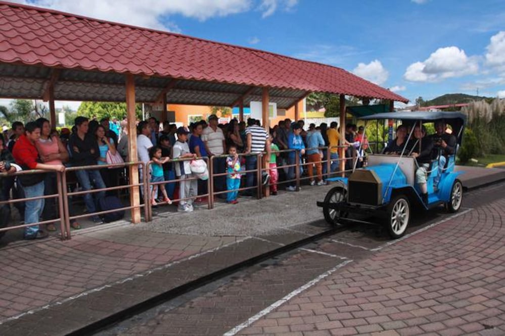 Recorridos en trenecito y coches antiguos, son algunos de los atractivos que ofrece el Parque Bicentenario a sus visitantes. (ARCHIVO EL UNIVERSAL)