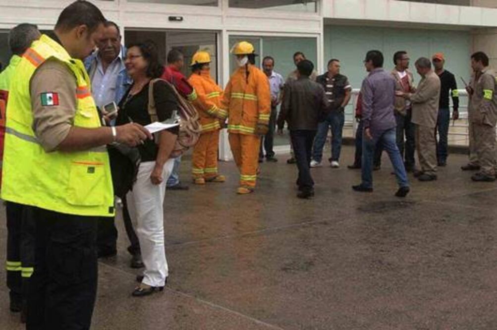Evacuan empresa