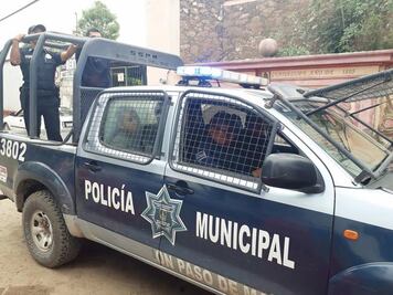 Hieren a policía en instalaciones del IEEQ en SJR