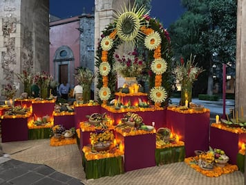 Día de Muertos. Querétaro presente en ofrenda de Palacio Nacional
