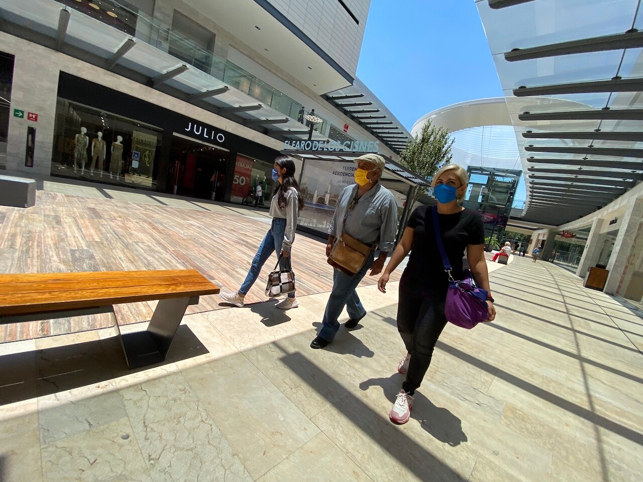 Locales en plazas comerciales tienen 50% menos ventas