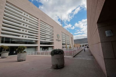 Revisarán salarios de funcionarios en la capital: alcalde