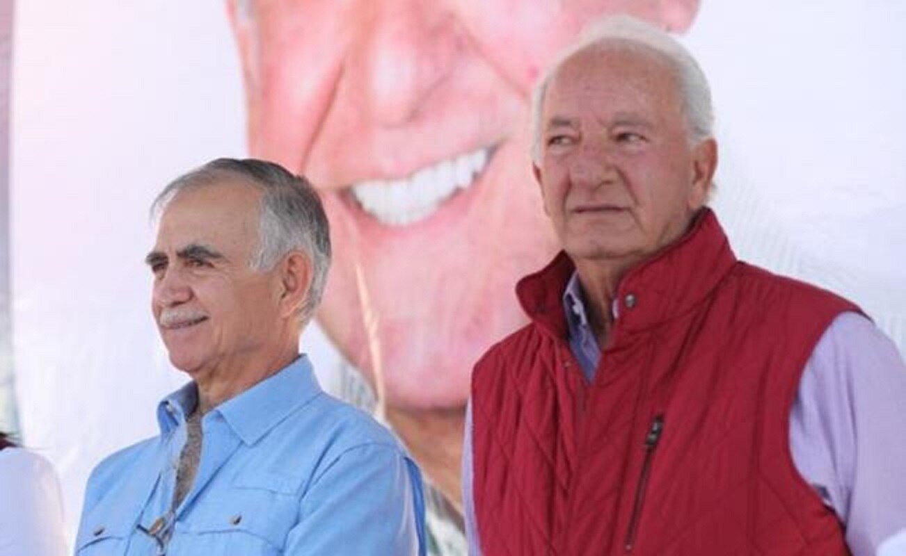 Suegro de Emilio Azcárraga acompaña a AMLO en mitin de Edomex