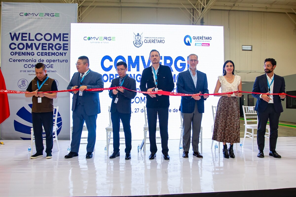 Inauguran empresa de cables de fibras
