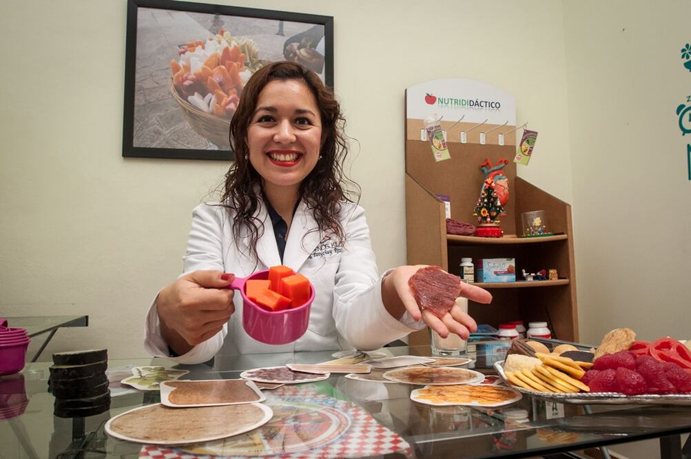 En la actualidad Menos Kilos suma más de mil 300 pacientes registrados —no todos vigentes—; de éstos, la mayoría son mujeres de entre 20 y 45 años de edad, aunque en las clínicas se atiende a cualquier persona. (RICARDO LUGO)