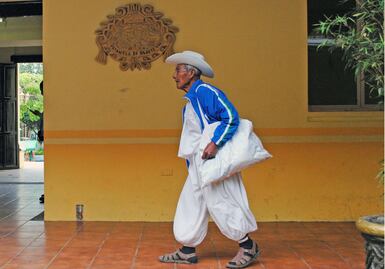 Braceros del sur del país migran al campo queretano