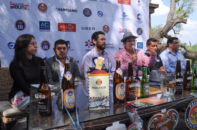 Fiesta con QroCHELA en Balvanera  