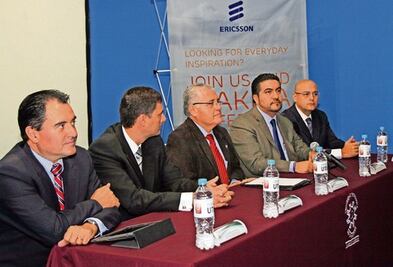 Capacitación  a 6 mil ingenieros en UTEQ 