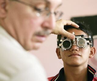 UAQ inaugura licenciatura en Optometría