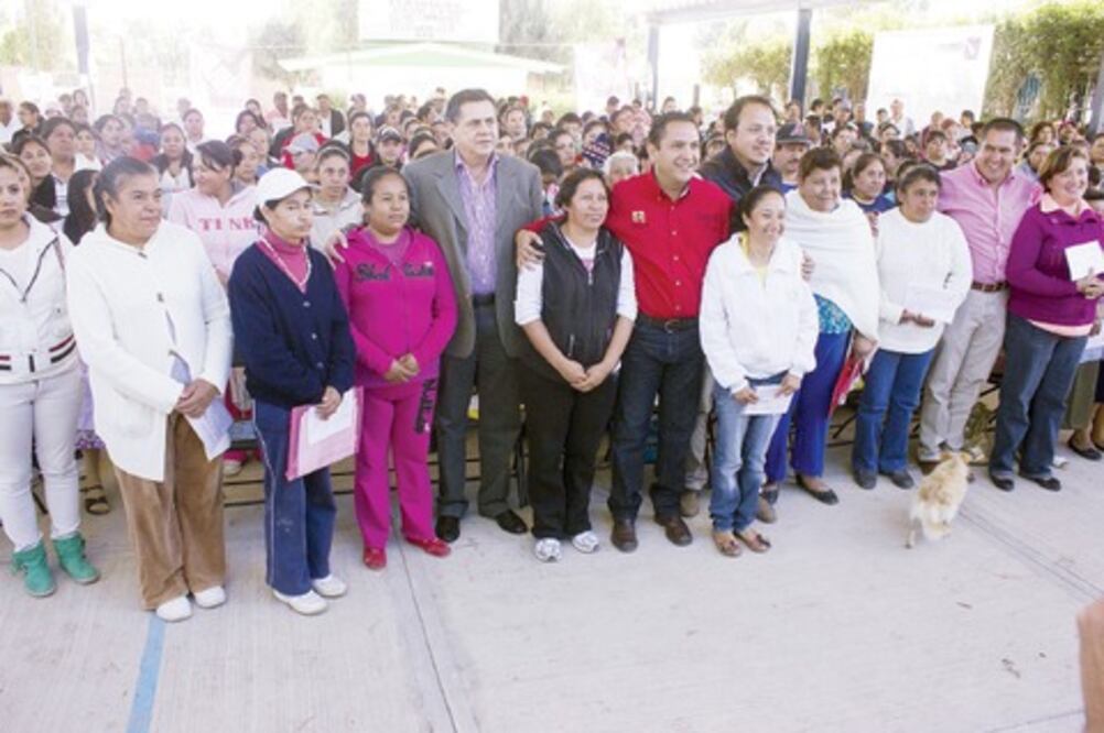 Becas a 9 mil estudiantes