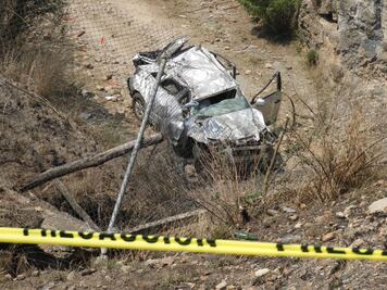 Muere al caer de puente