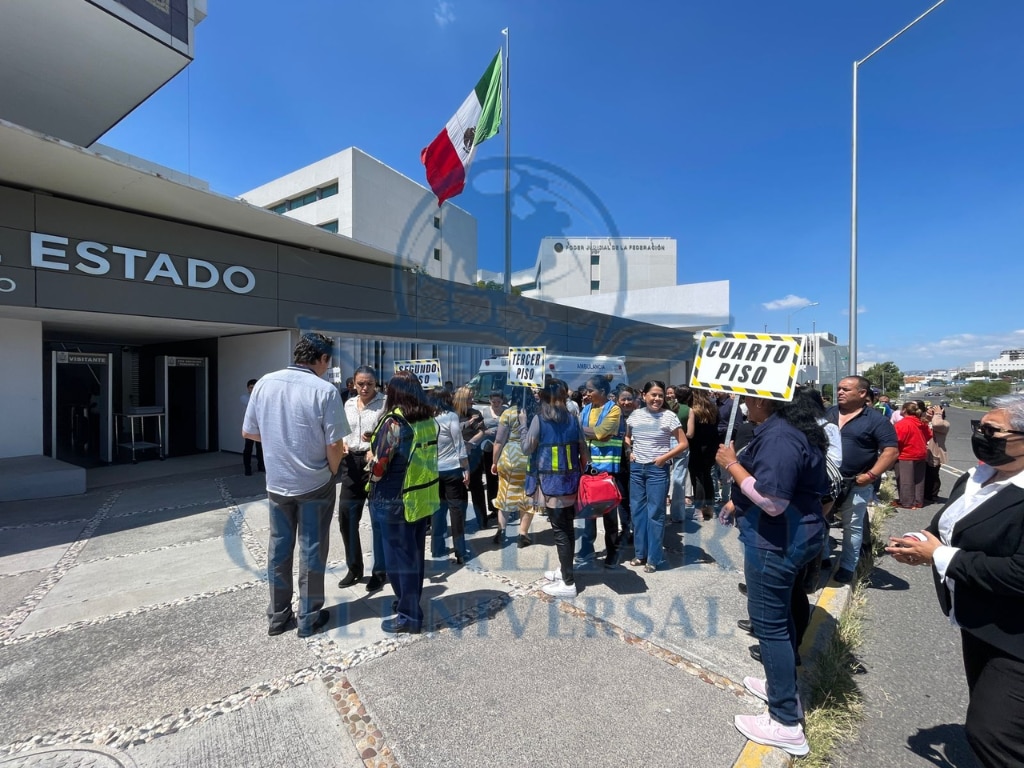 Evacuan a diputados de Querétaro