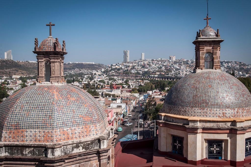 Repicaron campanas de las iglesias de Querétaro por la paz