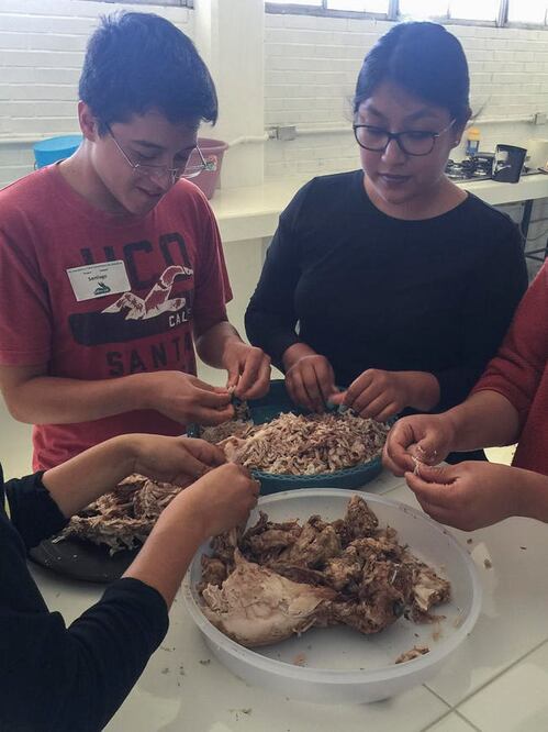 La universidad ofreció un taller de cocinado y transformación de la carne; otro de manejo sanitario y uno de integración y mercadotecnia. FOTO: ESPECIAL