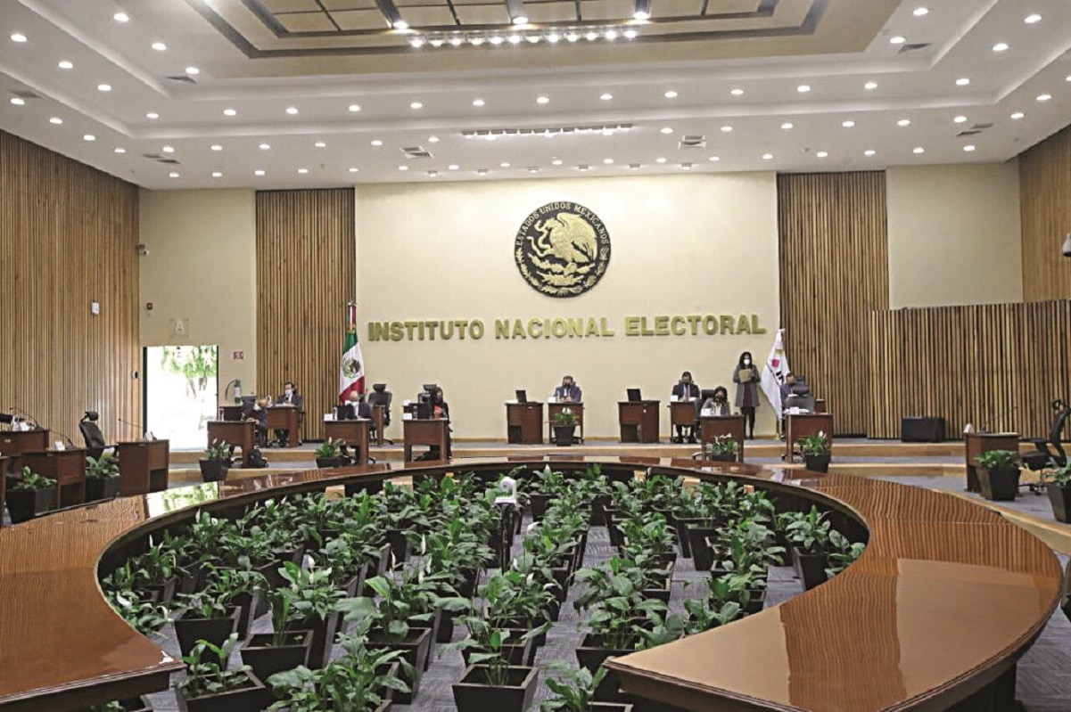 INE designa a Teresita Adriana Sánchez Núñez presidenta del IEEQ