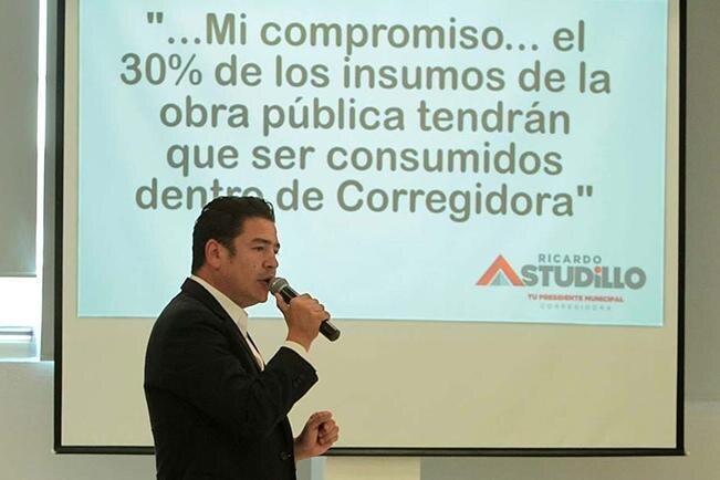Astudillo se comprometió a que 80 por ciento de la obra se ejercute durante su administración se licita con constructores de Querétaro y que 30 por ciento de dichos insumos de obra sean consumido dentro de Corregidora.