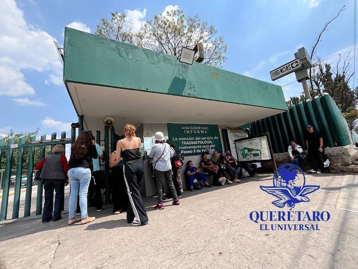 La sala de espera que no cabe en el hospital
