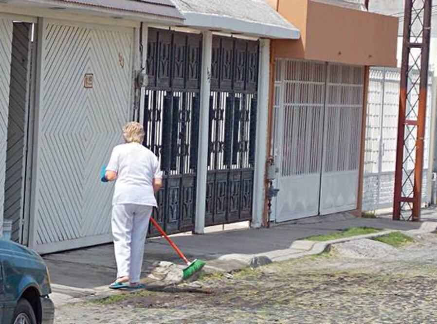 Dan 45 asesorías a personal doméstico