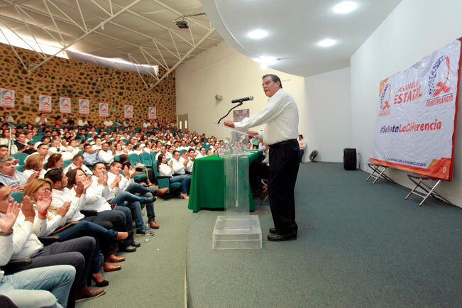 Convergencia define a candidatos