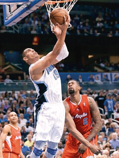 Los Clippers  se imponen 86-76; Magic se desploma