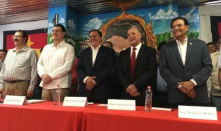 Declina candidato del PT en favor de Delfina