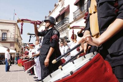 Concurso de escoltas y bandas de guerra