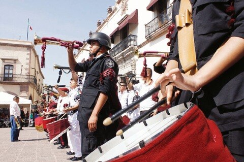 Concurso de escoltas y bandas de guerra