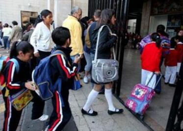 Regresan 460 mil estudiantes a clases